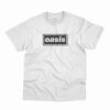 Camiseta na cor branca com logo da banda Oasis