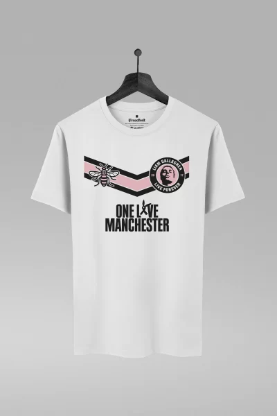 Camiseta branca com estampa do Liam Gallagher