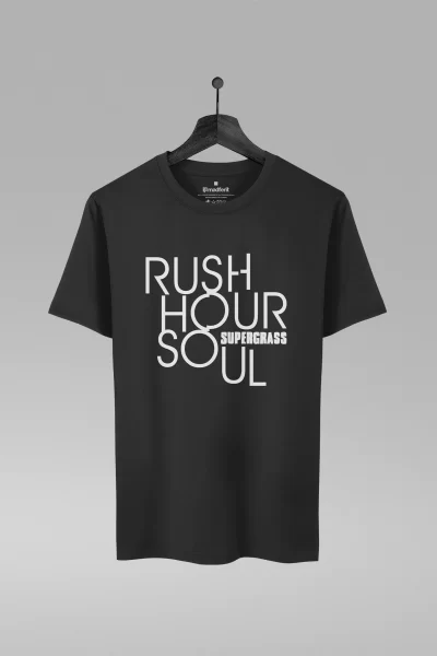 Camiseta preta com estampa da banda Supergrass