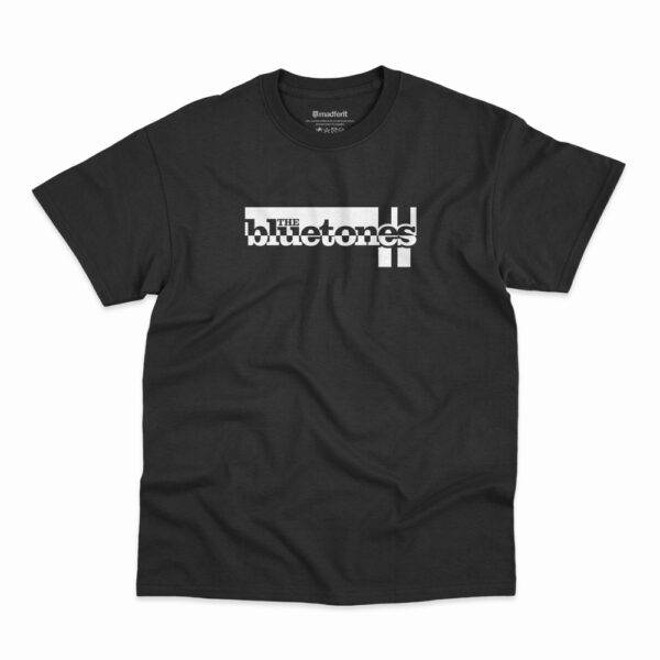 Camiseta na cor preta com estampa da banda Bluetones
