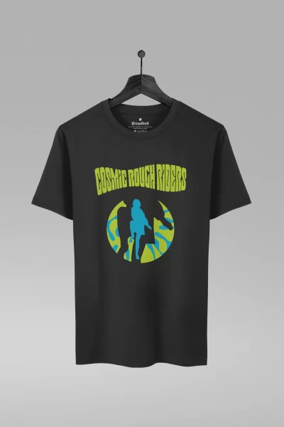 Camiseta preta com estampa da banda Cosmic Rough Riders