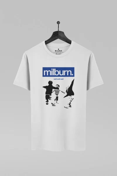 Camiseta branca com estampa da banda Milburn
