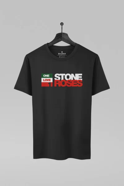 Camiseta preta com estampa da banda The Stone Roses