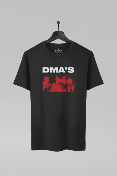 Camiseta preta com estampa da banda DMA'S