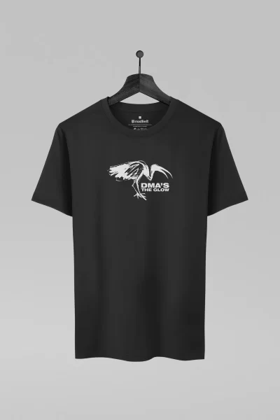 Camiseta preta com estampa da banda DMA'S