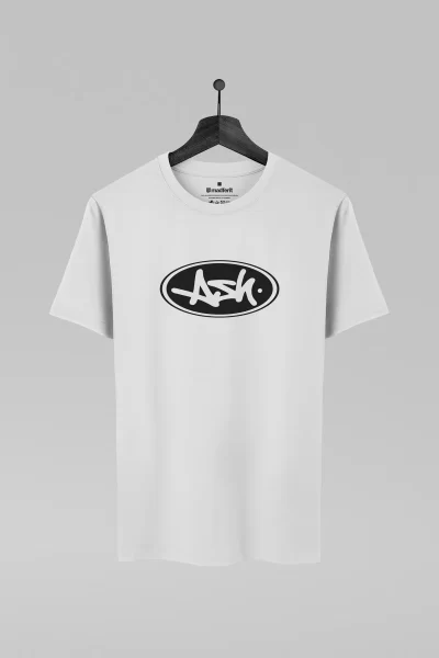 Camiseta branca com estampa da banda Ash