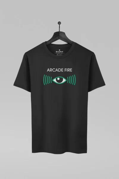 Camiseta preta com estampa da banda Arcade Fire