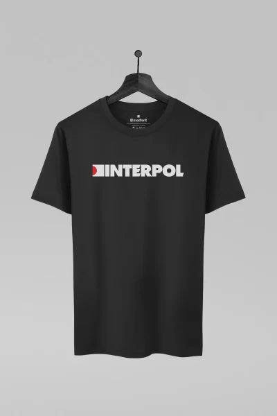 Camiseta preta com estampa da banda Interpol