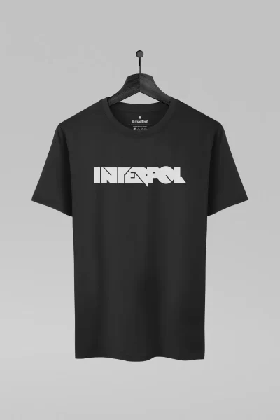 Camiseta preta com estampa da banda Interpol