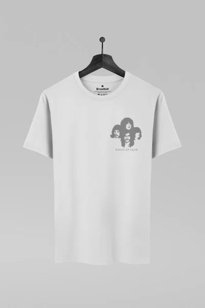 Camiseta branca com estampa da banda Kings Of Leon