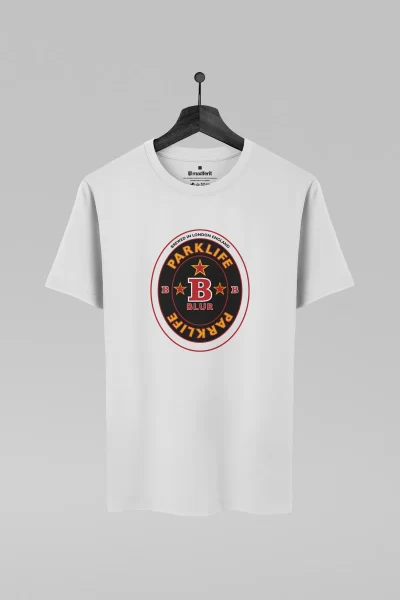 Camiseta branca com estampa da banda Blur