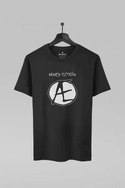 Camiseta preta com estampa da banda Aborto Elétrico