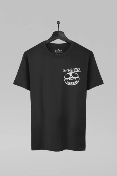 Camiseta preta com estampa da banda Gorillaz