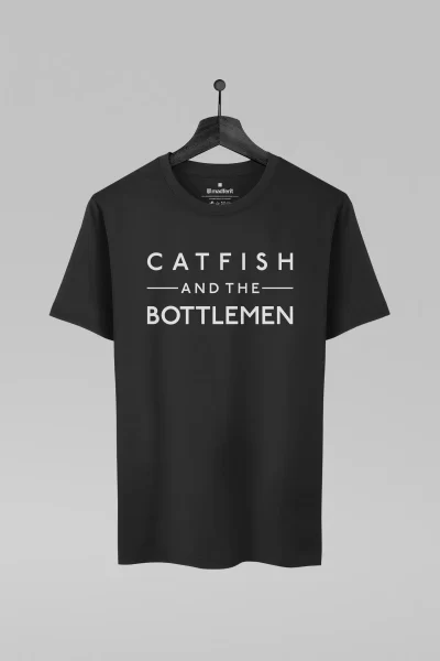 Camiseta preta com estampa da banda Catfish And The Bottlemen