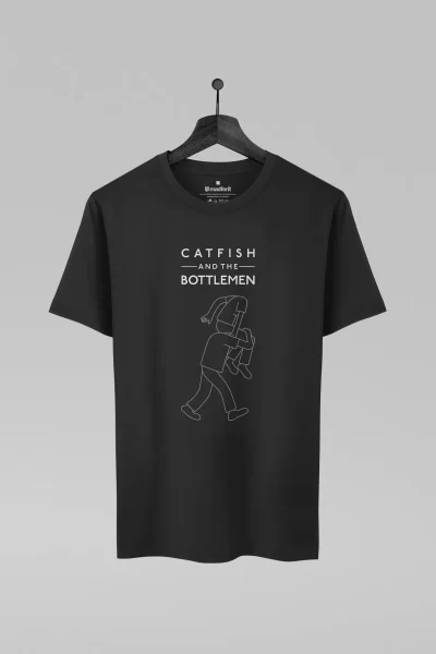 Camiseta preta com estampa da banda Catfish And The Bottlemen