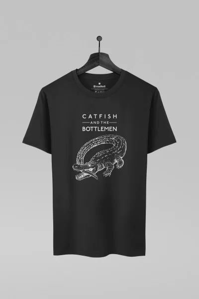 Camiseta preta com estampa da banda Catfish And The Bottlemen