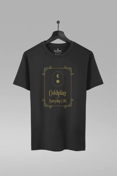 Camiseta preta com estampa da banda Coldplay