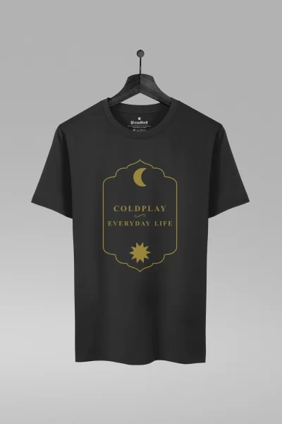 Camiseta preta com estampa da banda Coldplay