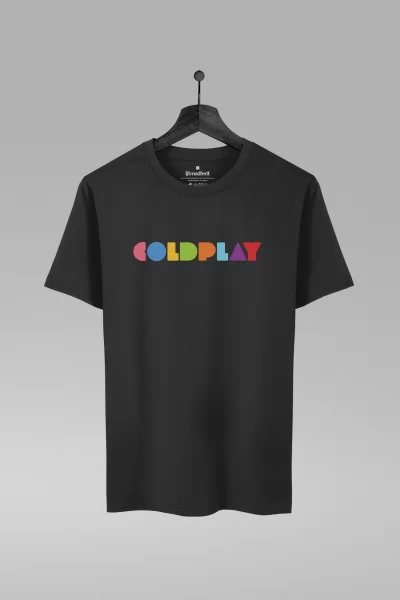Camiseta preta com estampa da banda Coldplay