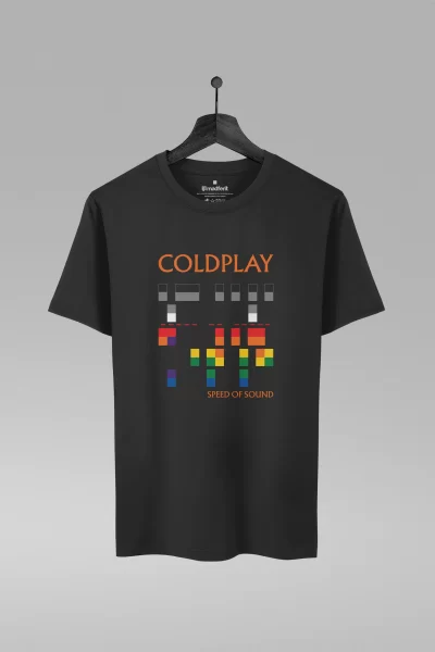 Camiseta preta com estampa da banda Coldplay