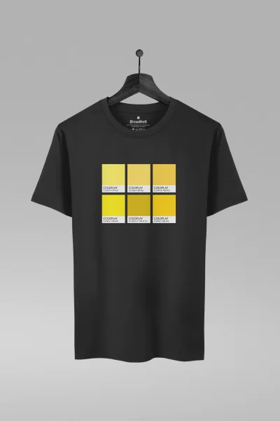 Camiseta preta com estampa da banda Coldplay