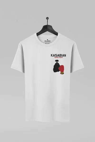 Camiseta branca com estampa da banda Kasabian