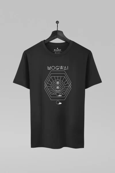 Camiseta preta com estampa da banda Mogwai