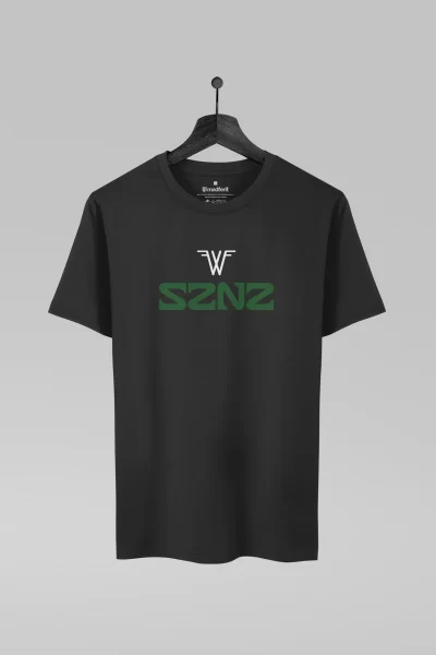 Camiseta preta com estampa da banda Weezer