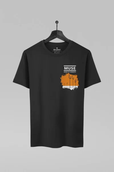 Camiseta preta com estampa da banda Muse