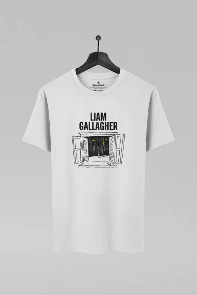 Camiseta branca com estampa do Liam Gallagher