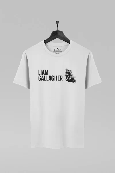 Camiseta branca com estampa do Liam Gallagher