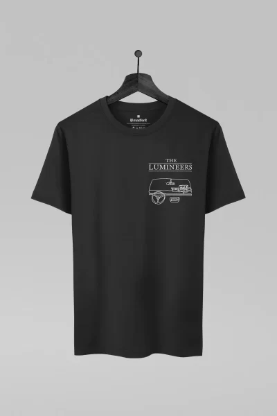 Camiseta preta com estampa da banda The Lumineers