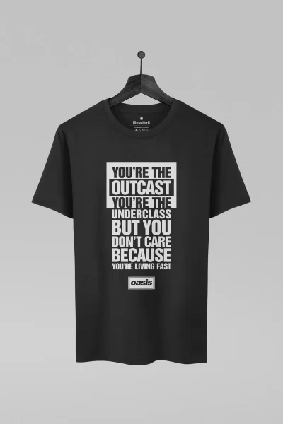 Camiseta preta com estampa da banda Oasis