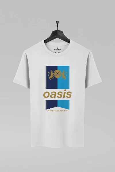 Camiseta branca com estampa da banda Oasis