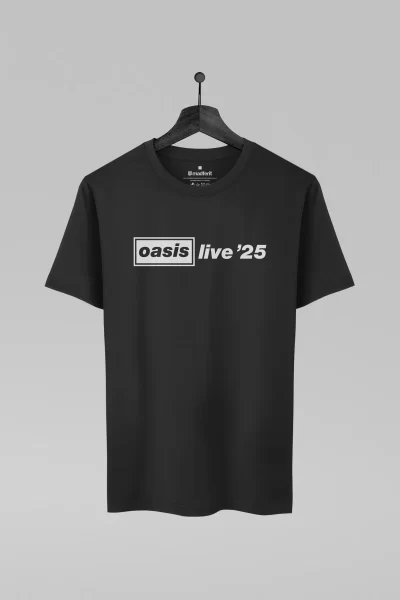 Camiseta preta com estampa da banda Oasis