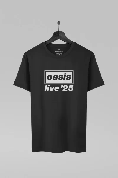 Camiseta preta com estampa da banda Oasis