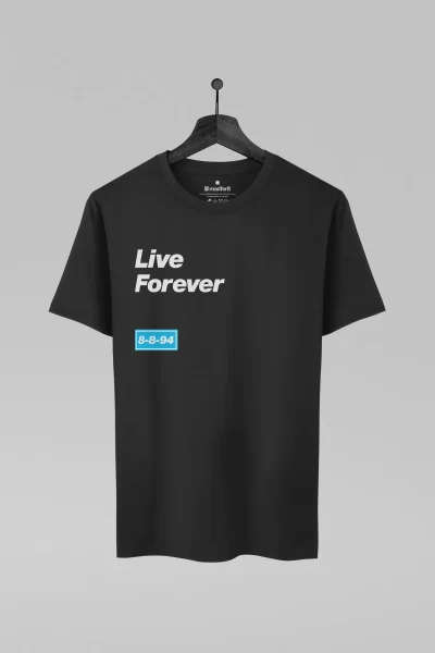 Camiseta preta com estampa da banda Oasis