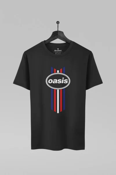 Camiseta preta com estampa da banda Oasis
