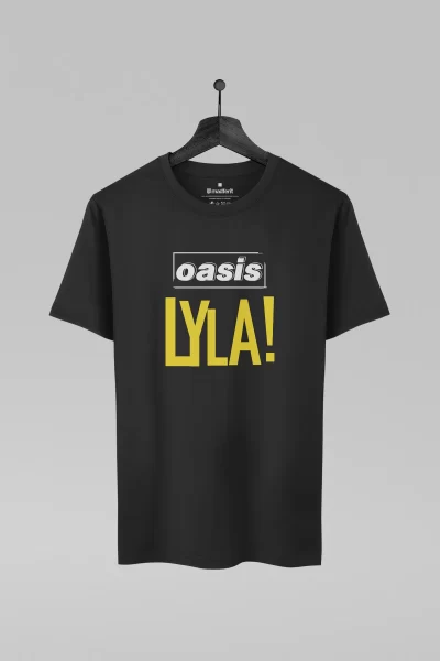 Camiseta preta com estampa da banda Oasis