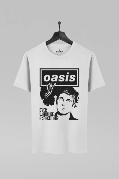 Camiseta branca com estampa da banda Oasis
