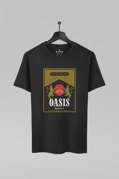 Camiseta preta com estampa da banda Oasis