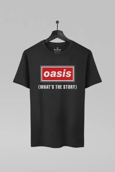 Camiseta preta com estampa da banda Oasis