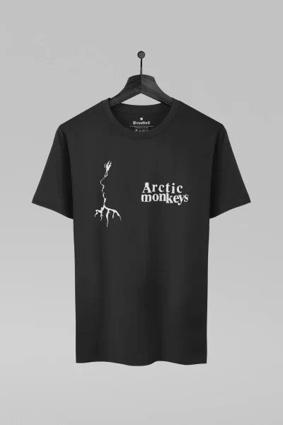 Camiseta preta com estampa da banda Arctic Monkeys