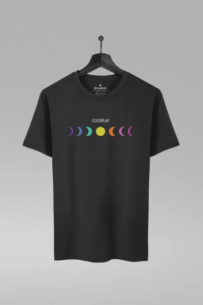 Camiseta preta com estampa da banda Coldplay