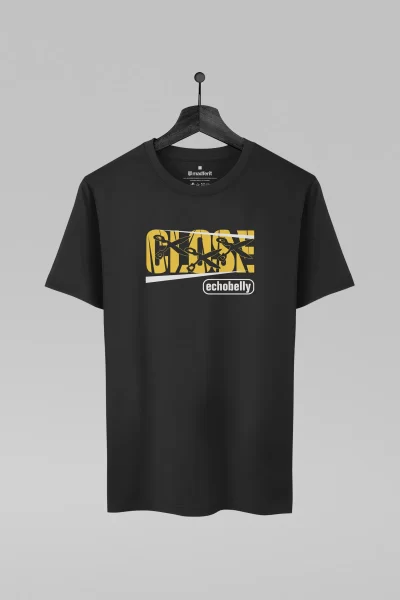 Camiseta preta com estampa da banda Echobelly