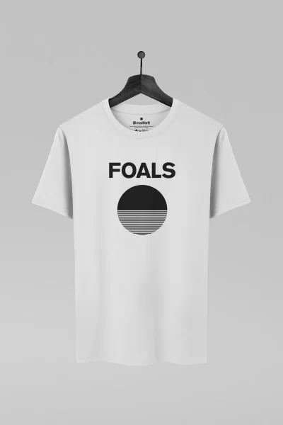 Camiseta branca com estampa da banda Foals
