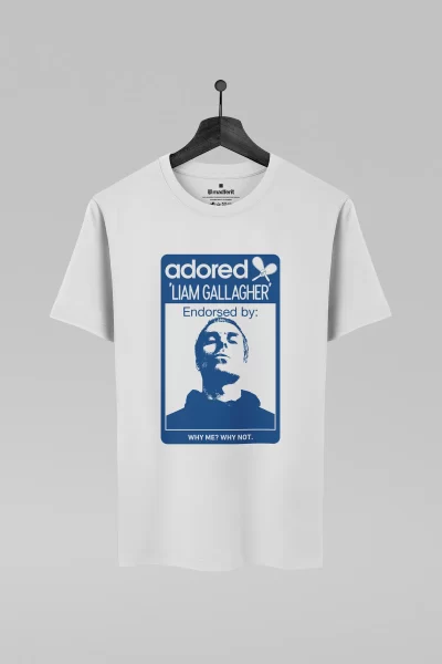 Camiseta branca com estampa do Liam Gallagher