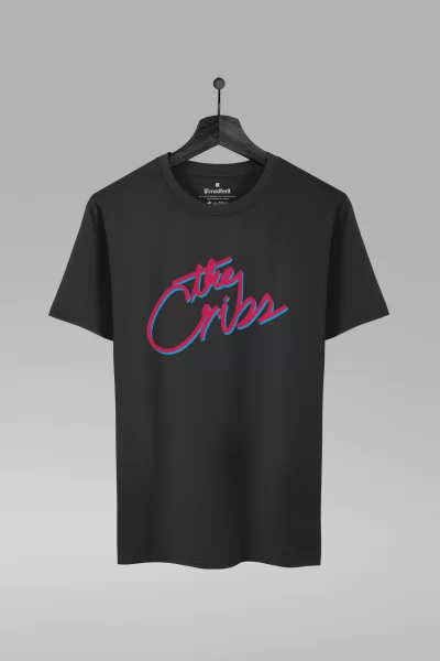 Camiseta preta com estampa da banda The Cribs