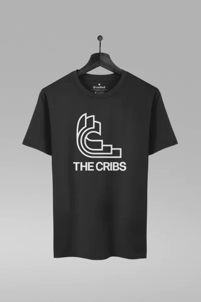 Camiseta preta com estampa da banda The Cribs