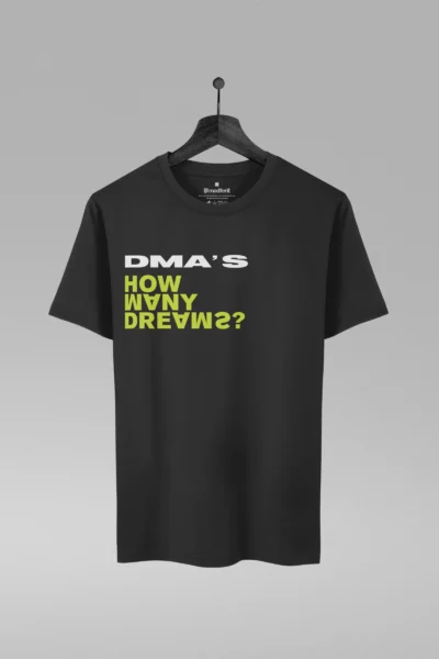 Camiseta preta com estampa da banda DMA'S